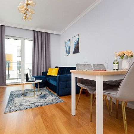 Apartament Dom Przy Okrzei By Renters Prestige Warsaw Exterior photo