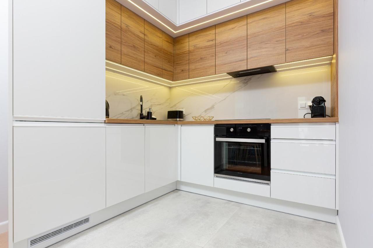 Apartament Dom Przy Okrzei By Renters Prestige Warsaw Exterior photo