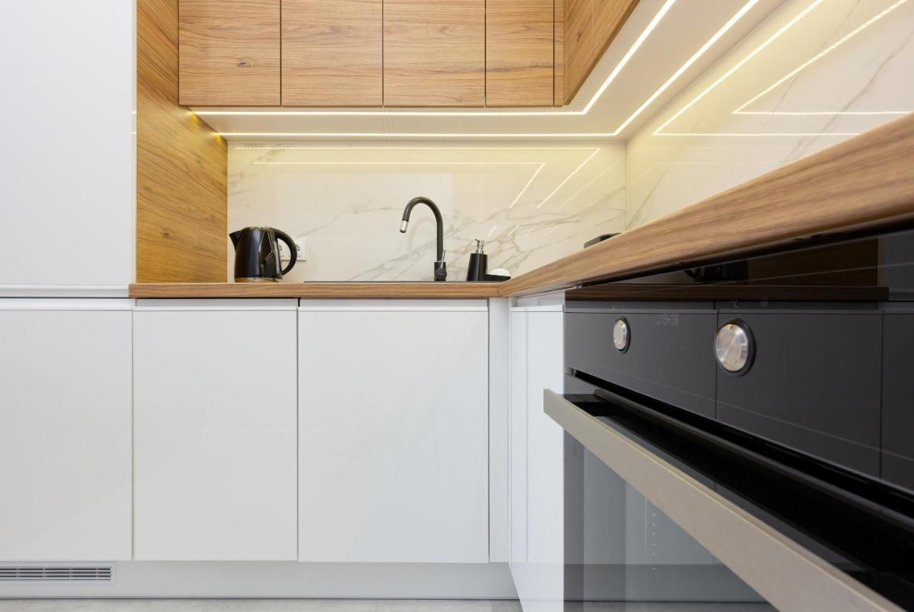 Apartament Dom Przy Okrzei By Renters Prestige Warsaw Exterior photo